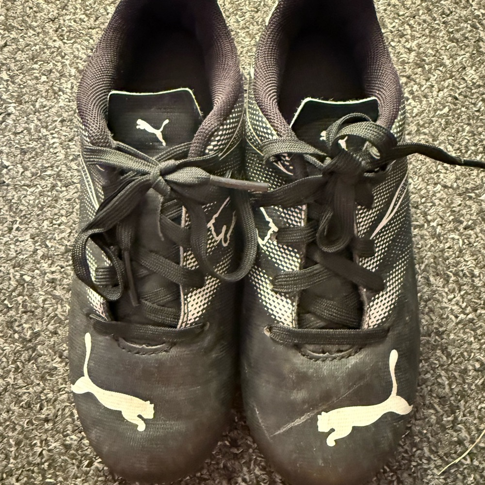 Puma Kids Black and White Soccer cleats